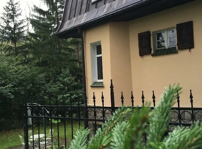 Decor Park Apartment